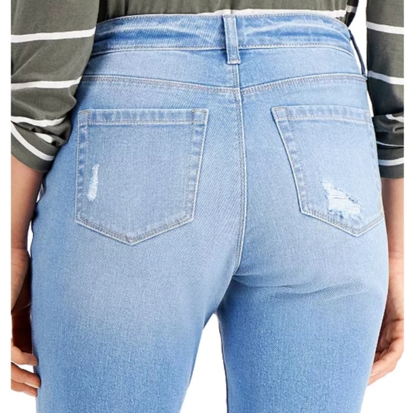 Distressed Jeans - Picture 16 of 16